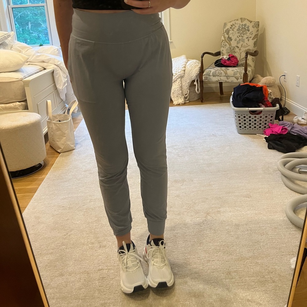Athleta salutation joggers